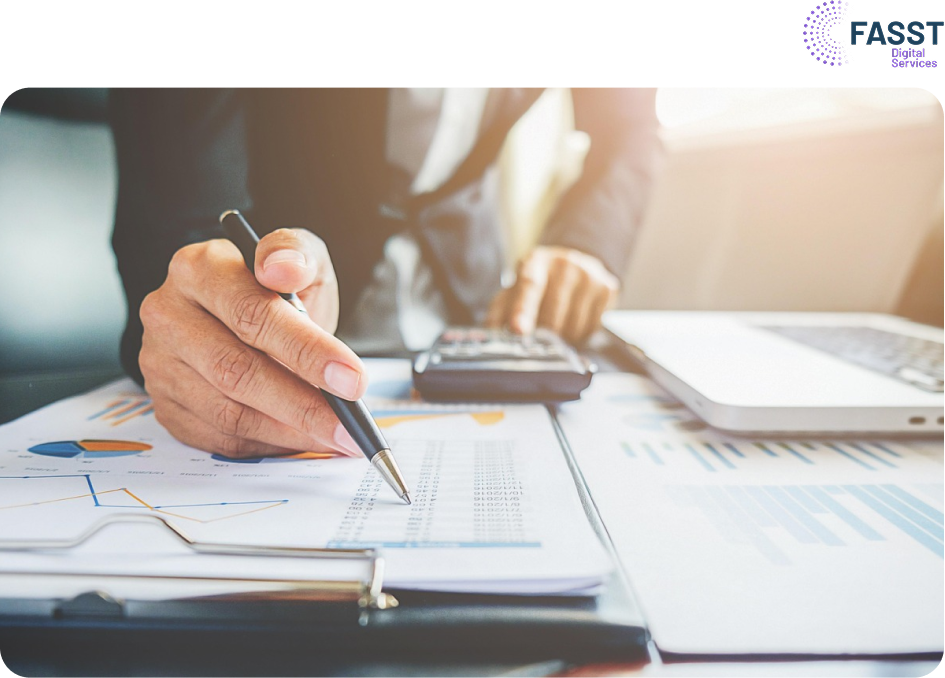 Projection of savings value over time with multiple performance scenarios in a wealth advisory tool