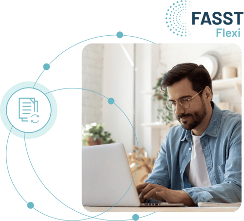 Insurance professional who uses Flexi, FASST's modular platform, from his laptop to create and personalize his offers.