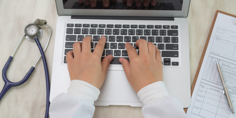 Le questionnaire médical : comment digitaliser un moment critique du parcours de souscription pour les TNS ?