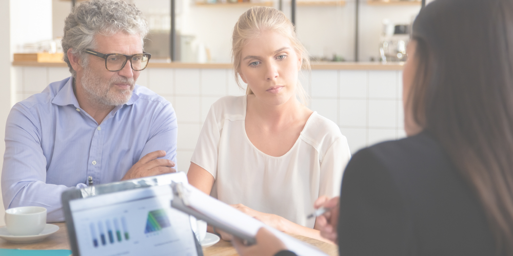 Comparateurs en assurance : la bataille du conseil personnalisé